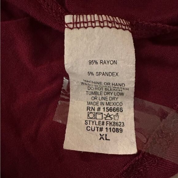 Free Kisses Red and white lace blouse - Picture 7 of 9